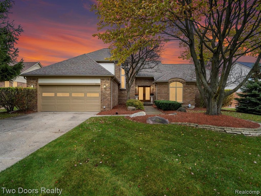 3590 Charlwood Dr, Rochester Hills, MI 48306 - photo 1