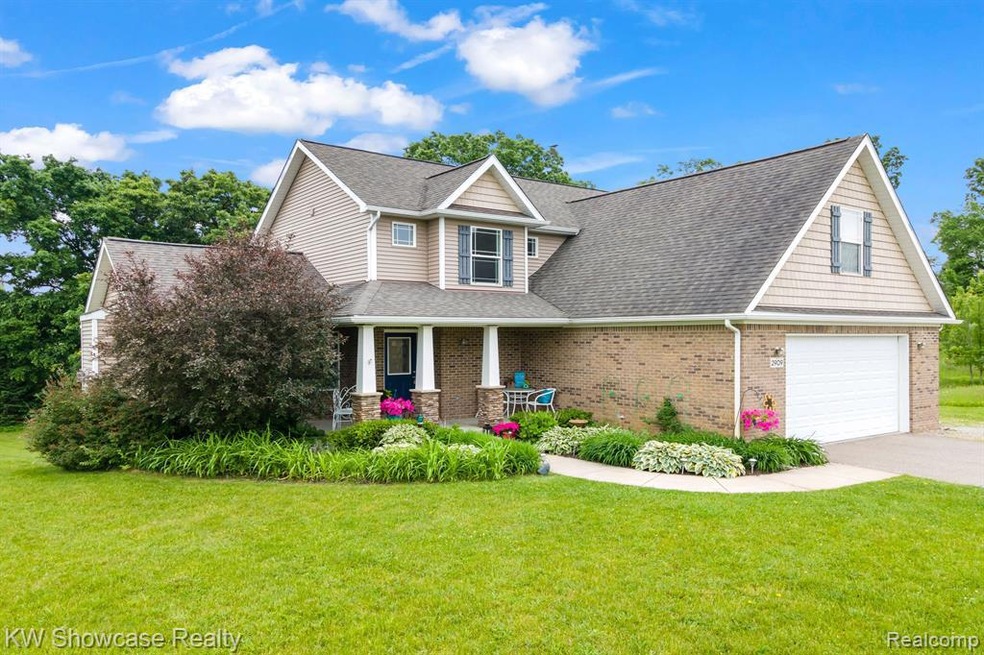 Welcome Home to 2909 Clivedon Rd.