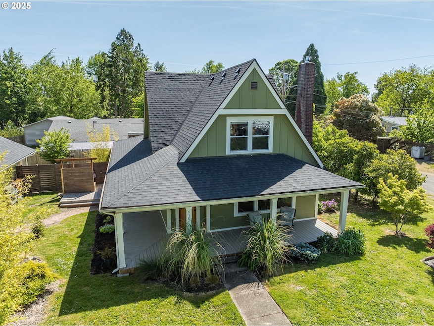 510 N Kutch St, Carlton, OR 97111 - photo 1