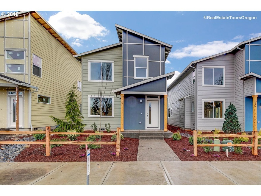 1504 E 1st St, Newberg, OR 97132 - photo 1