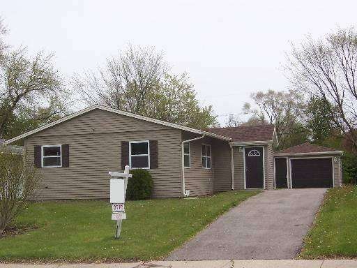 945 Berkley St, Carpentersville, IL 60110 - photo 1