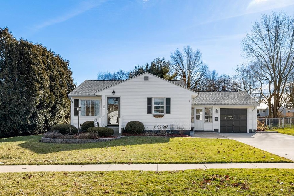 331 Keen Ave, Ashland, OH 44805 - photo 1