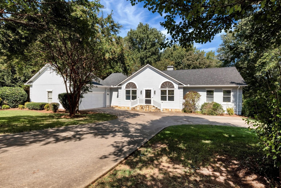 4362 Willow Oak Dr, Gainesville, GA 30506 - photo 1