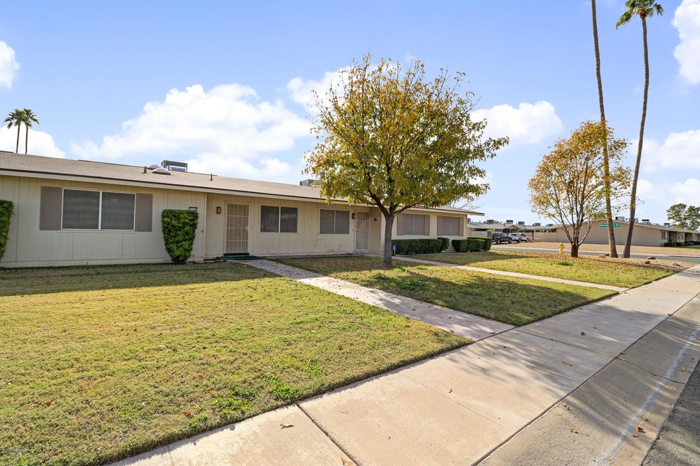 11133 W Emerald Dr unit 15C, Sun City, AZ 85351 - photo 1