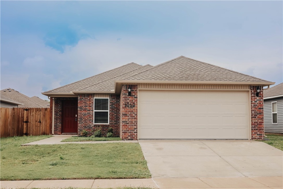 1017 E Starling St, Fayetteville, AR 72701 - photo 1