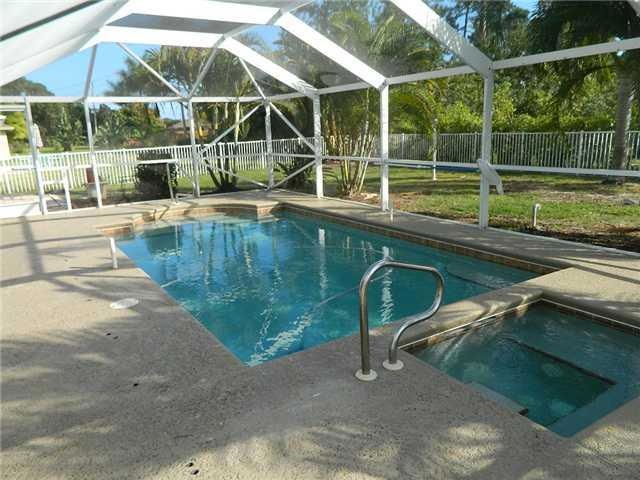 Exterior Front. CBS 3 Bedroom 2 Bath 2 Car Pool Ho