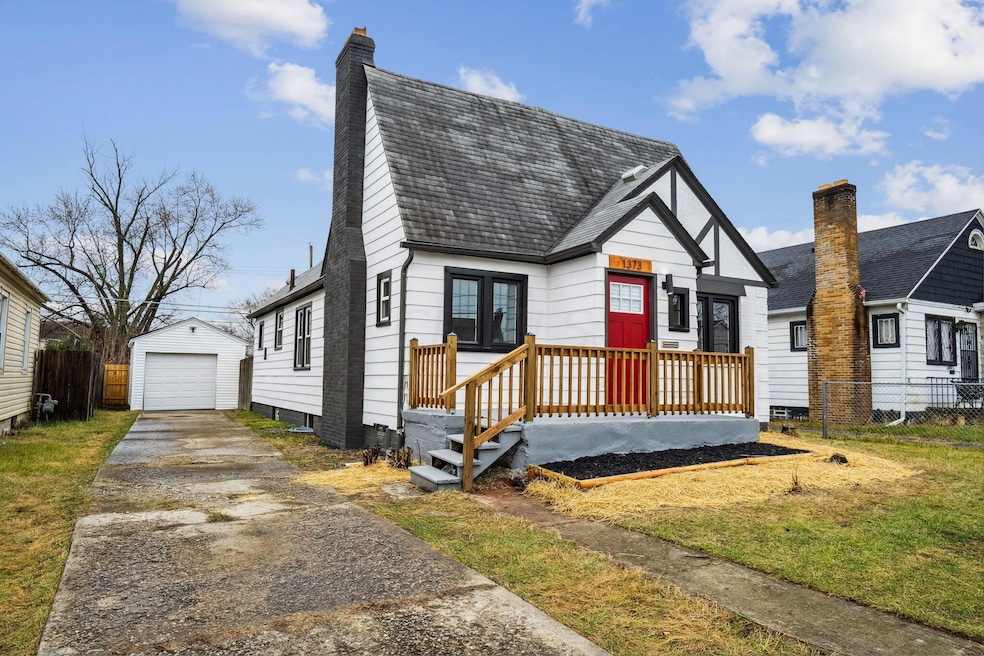 2-web-or-mls-1373-e-hudson-st