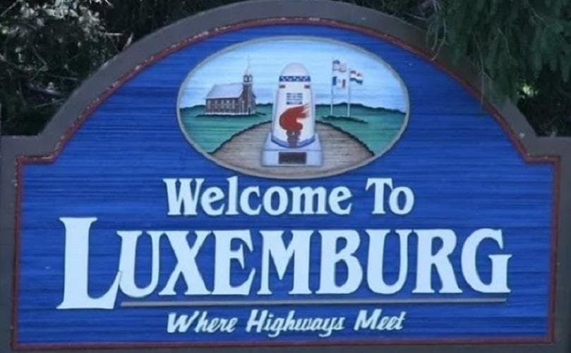 000 N 3rd St, Luxemburg, IA 52065 - photo 1