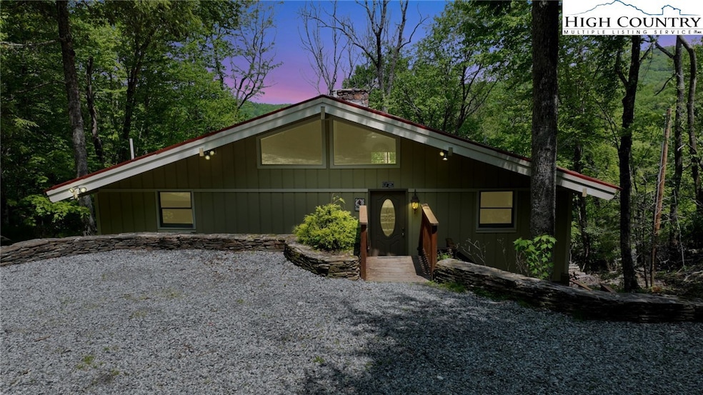 Main parking off Foxgrape Hollow to front door