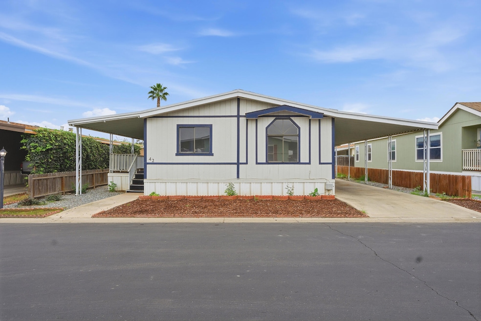 900 E Rankin Rd unit 42, Tulare, CA 93274 - photo 1