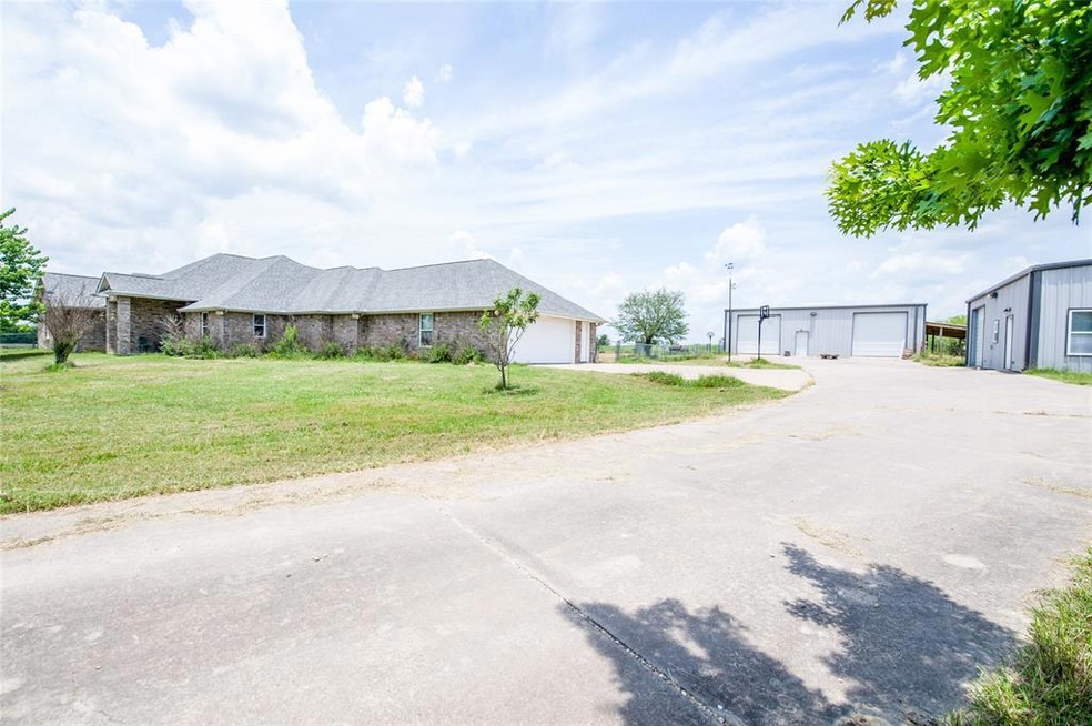 141 Skrivanek Rd, Ennis, TX 75119 - photo 1