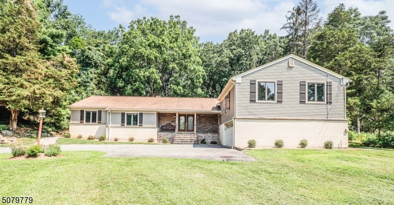 10 Bruce Dr, Newton, NJ 07860 - photo 1