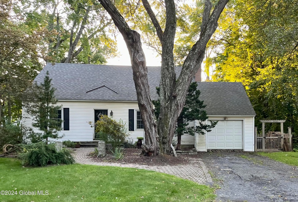 12 Greenleaf Dr, Delmar, NY 12054 - photo 1