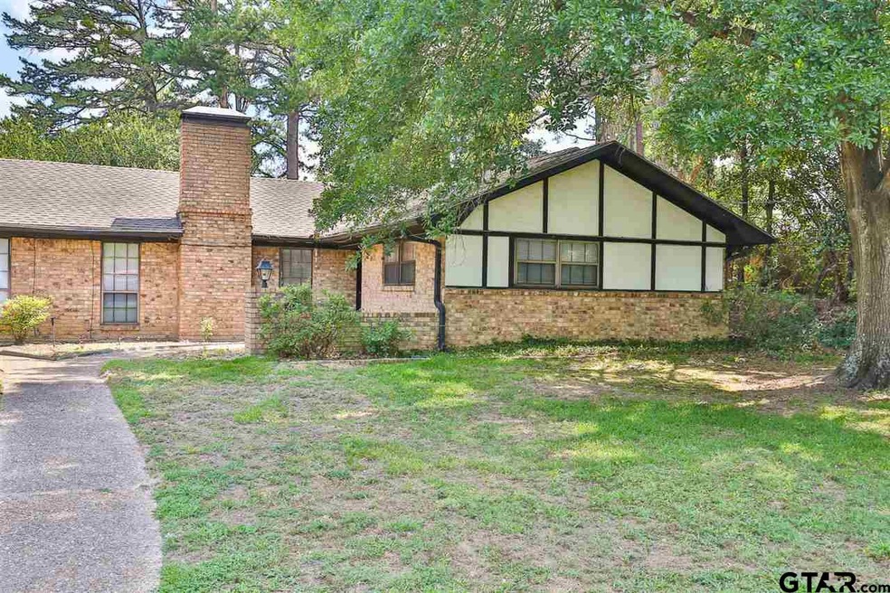 1526 1526 Timbercreek Dr, Tyler, TX 75703 - photo 1