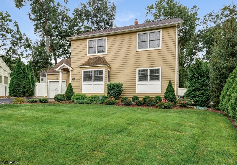 55 Bennington Rd, Livingston, NJ 07039 - photo 1