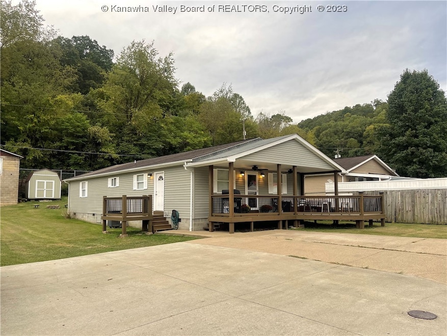 155 Main St, Logan, WV 25601 MLS 267121