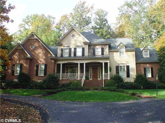 Exterior Front - Private cul-de-sac lot