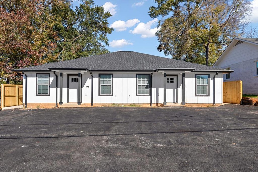 216 W Starr Ave, Nacogdoches, TX 75961 - photo 1