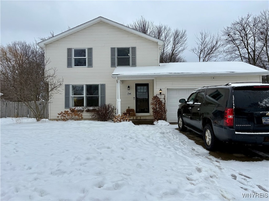 134 Holiday Ln, Hamburg, NY 14075 - photo 1