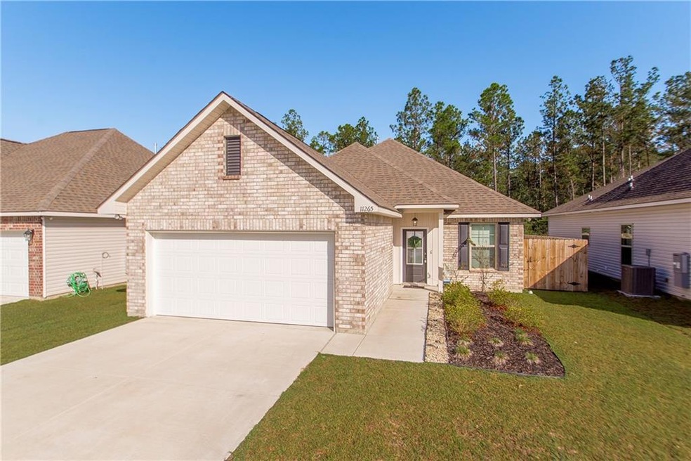 11265 Clover Knoll Dr, Covington, LA 70433 - photo 1