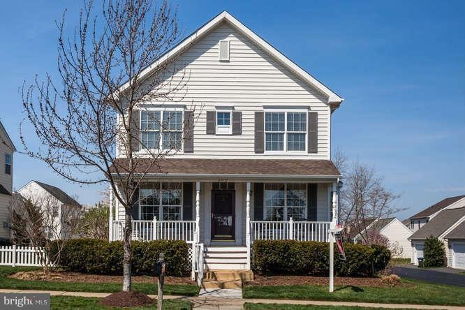 25437 Beresford Dr, Chantilly, VA 20152 - photo 1