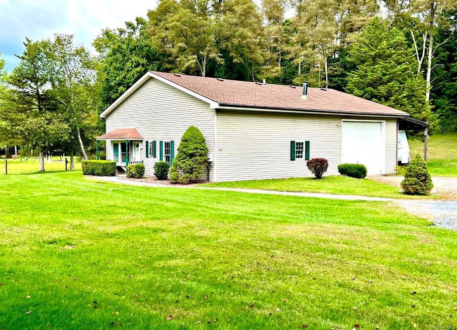 604 Pumpkin Ln, Clinton Corners, NY 12514 - photo 1