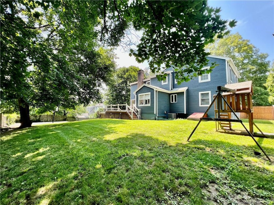 1790 Stratfield Rd, Fairfield, CT 06825 - photo 1