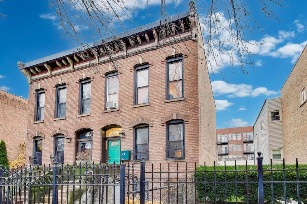 902 S Claremont Ave, Chicago, IL 60612 - photo 1