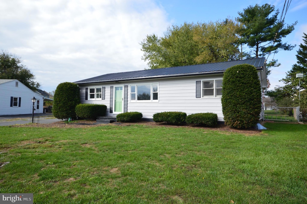 120 Plainfield Dr, Winchester, VA 22602 - photo 1