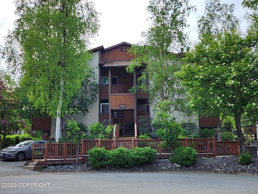 7252 Foxridge Circle 11C