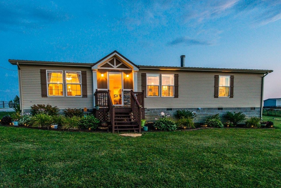 705 Hendricks Ln, Cynthiana, KY 41031 - photo 1