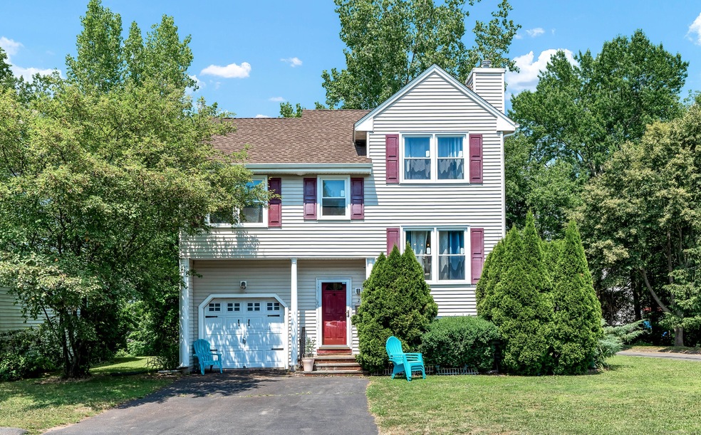 2 Ginger Dr unit 2, West Hartford, CT 06110 - photo 1