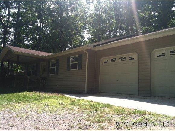 one level living with garage!
