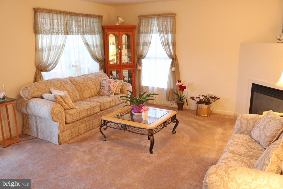 162 W Harmony Dr, Pottstown, PA 19464 - photo 1