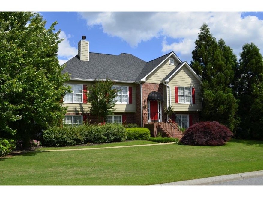 Beautiful 4BR/3BA on a Level Lot!