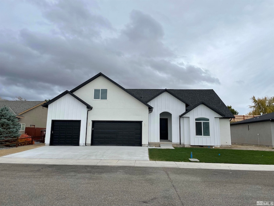 5370 Marla Dr unit 24, Winnemucca, NV 89445 - photo 1