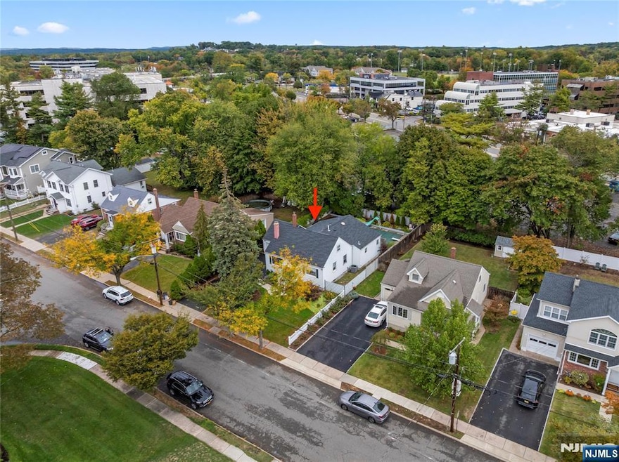 Pending $649,900 • Co-Listing Agent