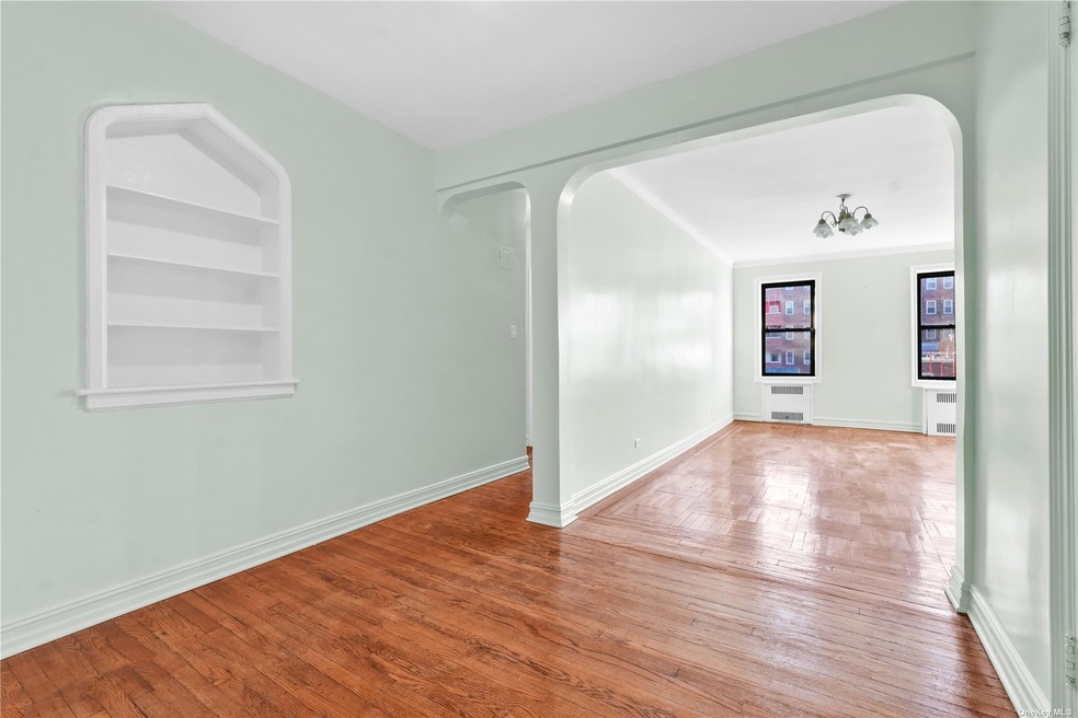 Cooperative unit 4J, Rego Park, NY 11374 - photo 1