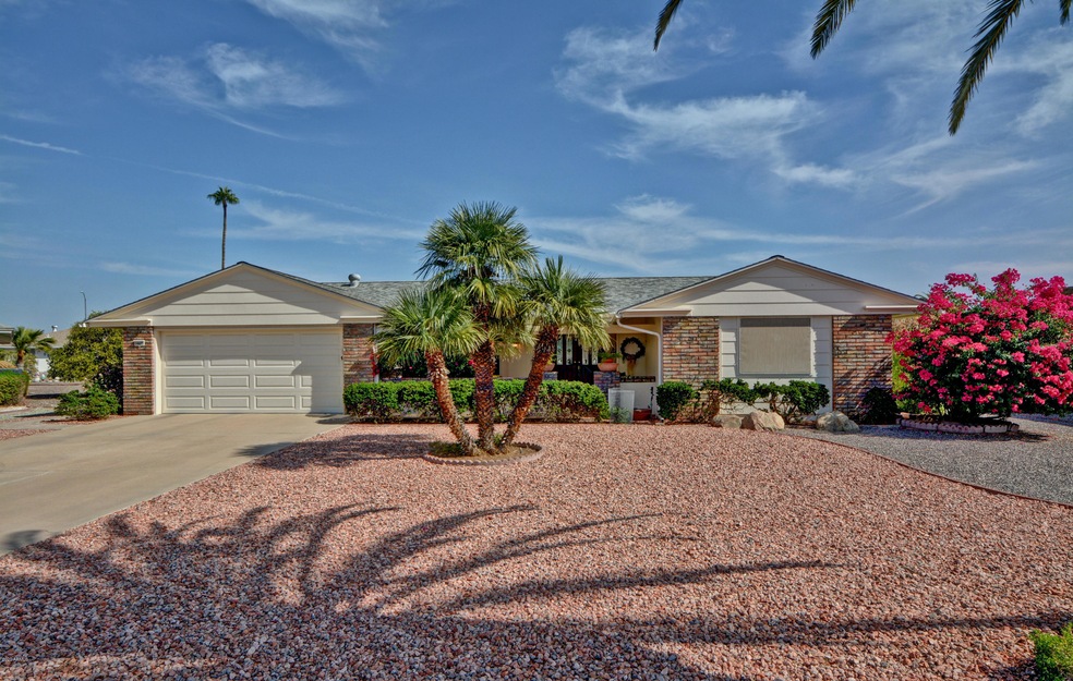 GREAT CURB APPEAL-BEAUTIFUL