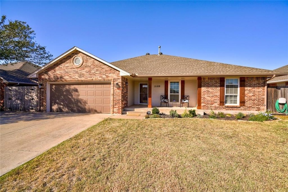 2109 NE 13th St, Moore, OK 73160 - photo 1