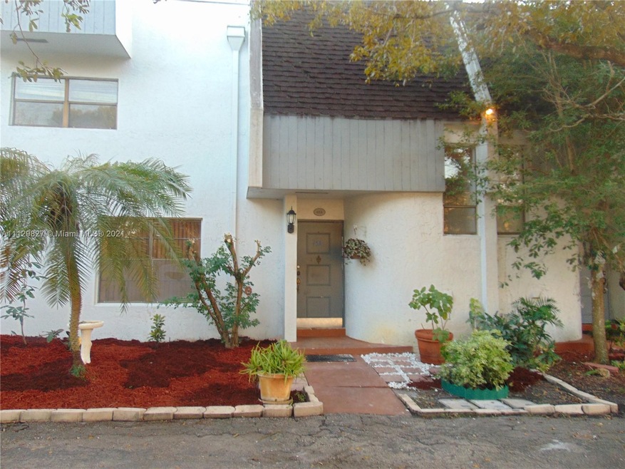 2712 S University Dr unit 45A, Davie, FL 33328 - photo 1