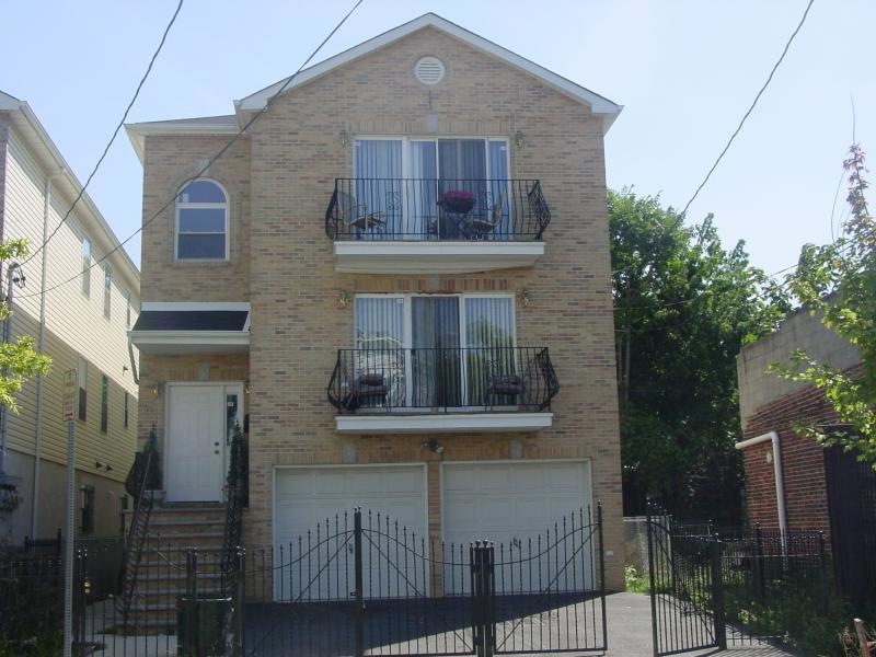 750 S 12th St, Newark, NJ 07103 - photo 1
