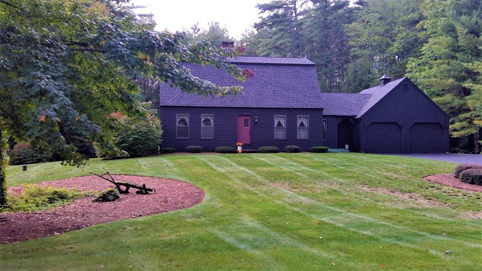 43 Wentworth Dr, Bedford, NH 03110 - photo 1