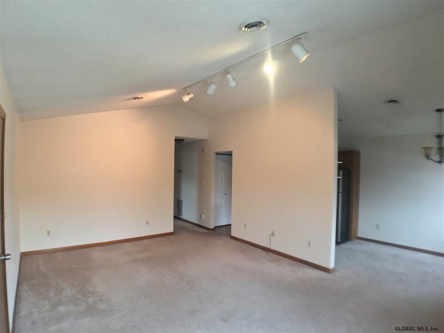 703 Cambridge Manor Dr, Schenectady, NY 12302 - photo 1