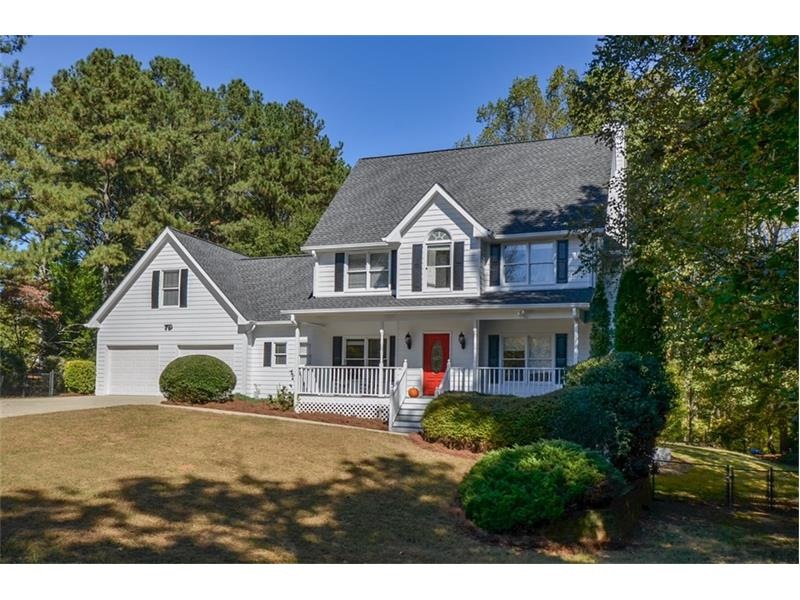 Beautiful 4 Bed/2.5 Bath home on 1.3 acres! Freshl