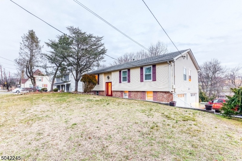 90 Oldham Rd, Wayne, NJ 07470 - photo 1