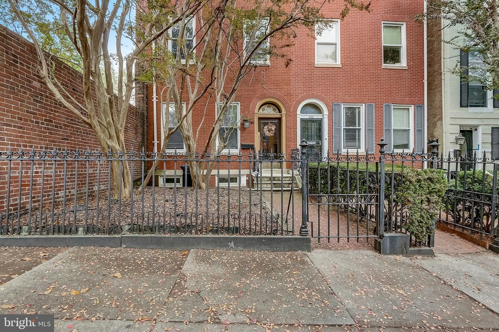 834 Hollins St, Baltimore, MD 21201 - photo 1