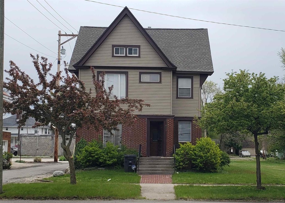 317 W Lexington Ave, Elkhart, IN 46516 - photo 1