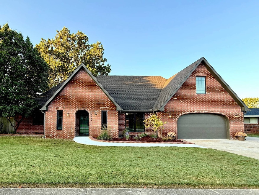 1533 Red Bud Ln, McAlester, OK 74501 - photo 1