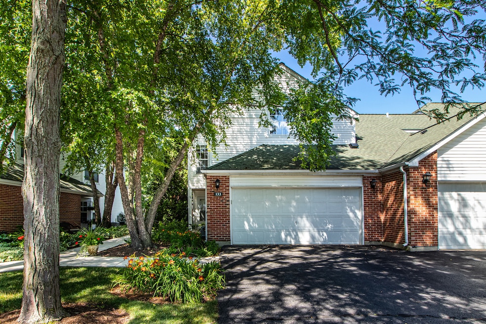 133 Pembroke Cir unit 5C, Lake Bluff, IL 60044 - photo 1